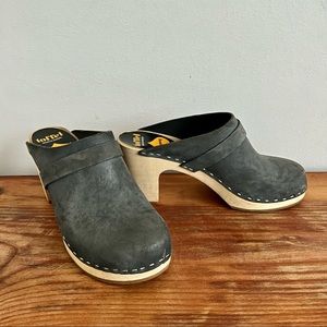 Slate Gray Swedish Hasbeens Clogs
